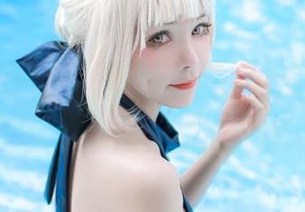 高清畅游：Kitkat Cosplay女友写真的奇妙旅程